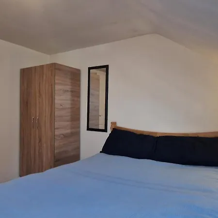 Lejlighed Spacious Riverside 2bd Mid - Above Bar&venue *